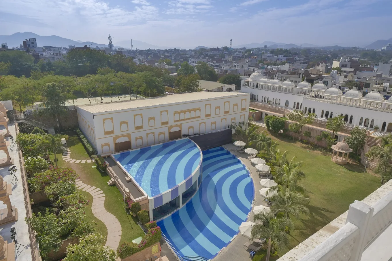 Radisson Blu Palace Resort & Spa, Udaipur